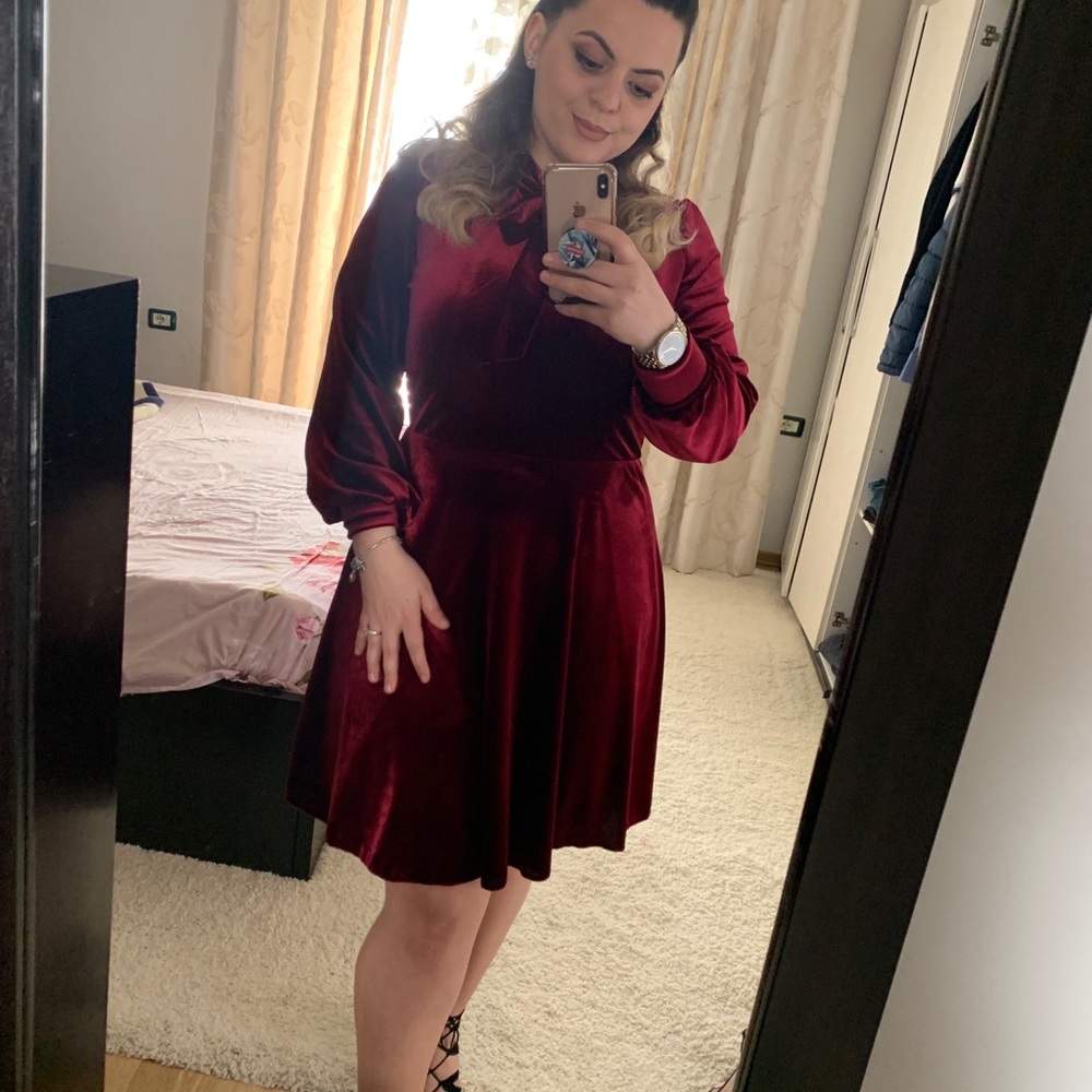 Dress - Picture 3 of 3